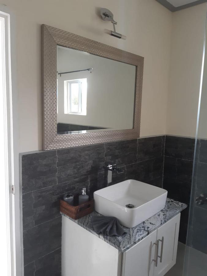 Tranquility Suites- Feels Like Home Choiseul Екстер'єр фото