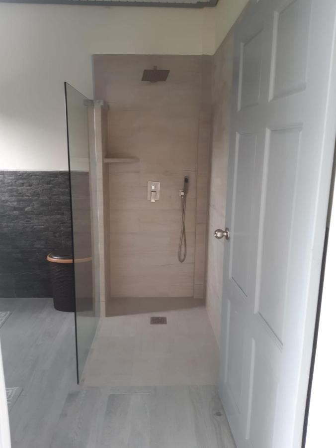Tranquility Suites- Feels Like Home Choiseul Екстер'єр фото