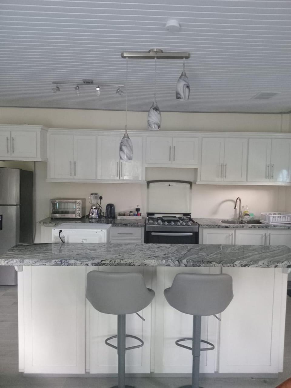 Tranquility Suites- Feels Like Home Choiseul Екстер'єр фото